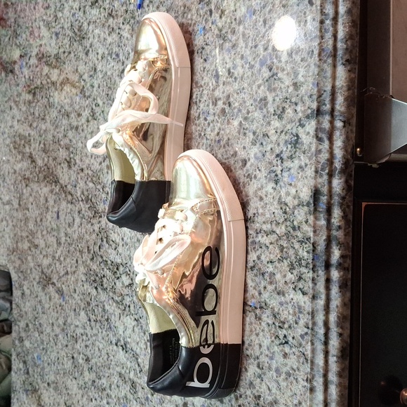 BEBE "CHARLIE" Sneakers. Sz. 6.5, Gold metallic and matte black. Small spot on - Picture 3 of 17